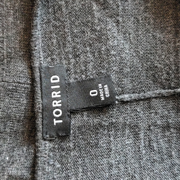 Torrid Gray Soft Split Back Tunic Knit Drape Vest Sweater Top, size 0x - Picture 5 of 8
